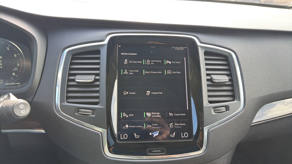 Used 2019 Volvo XC90 T5 Momentum w/ Multimedia Package AWD/4WD image 16