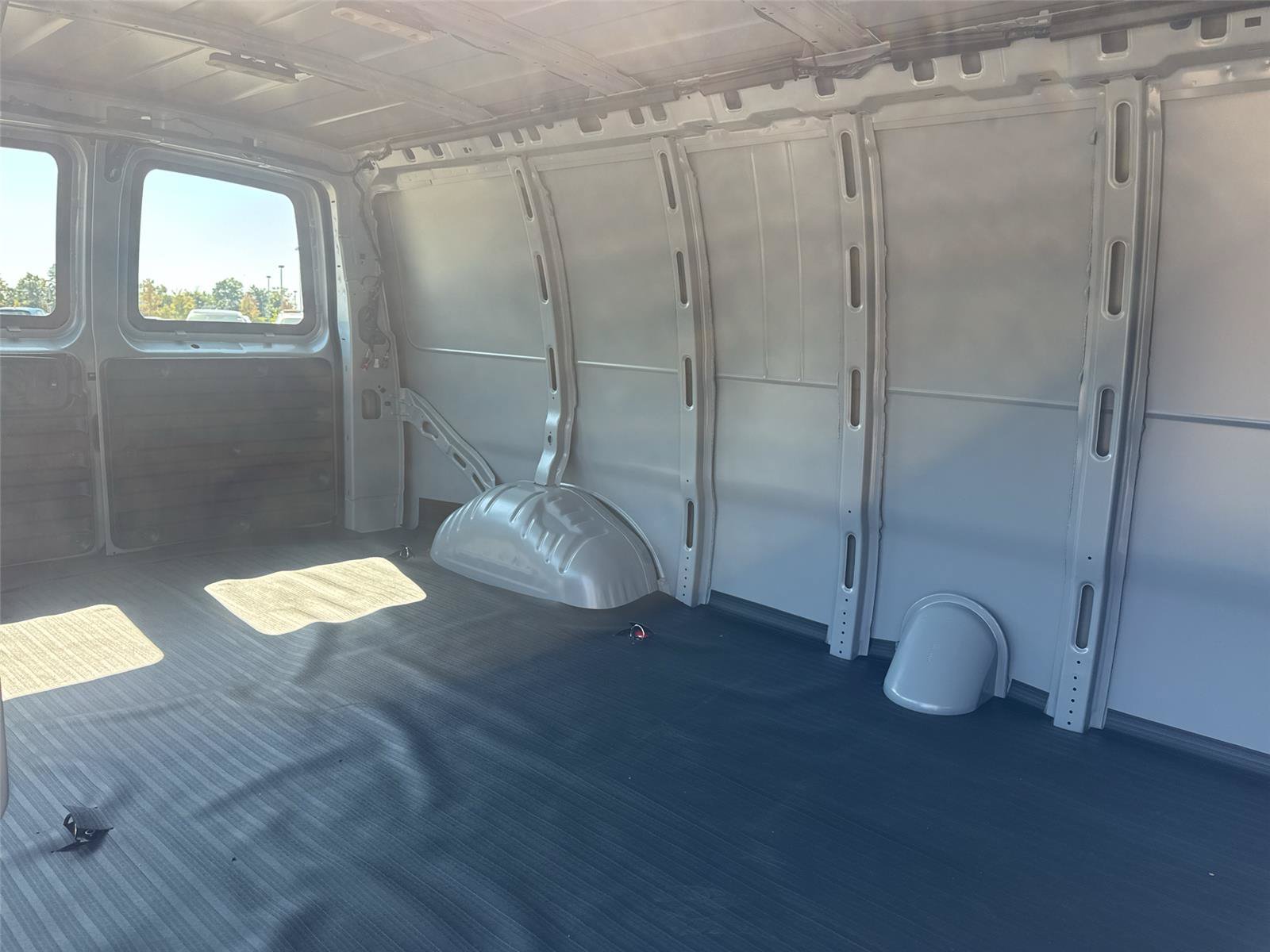 New 2026 Chevrolet Express 2500 Extended w/ Safety Package RWD image 26