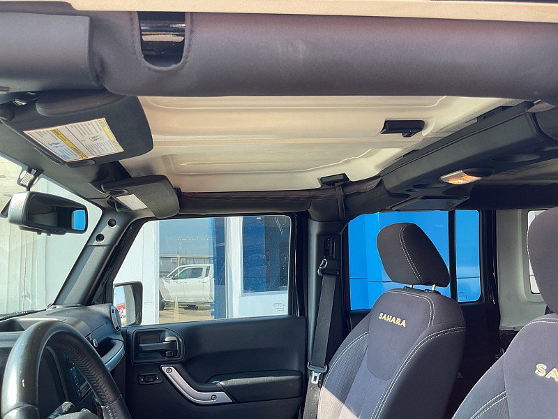 Used 2015 Jeep Wrangler Unlimited Sahara w/ Connectivity Group AWD/4WD image 16