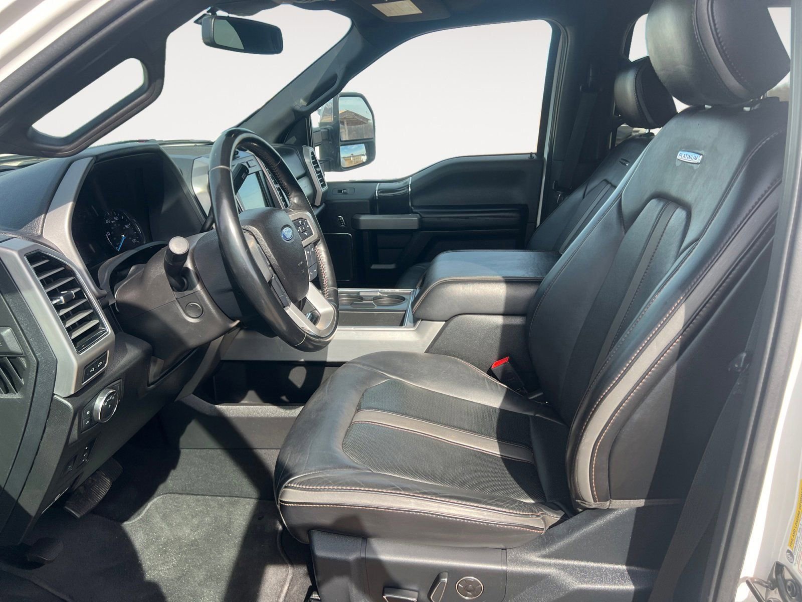 Used 2021 Ford F450 Platinum w/ FX4 Off-Road Package image 9