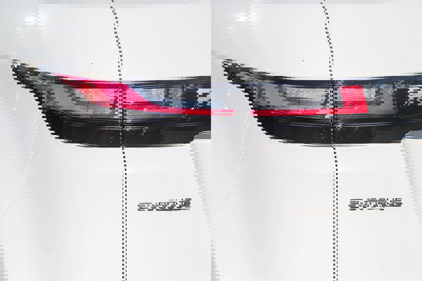 Certified 2025 Land Rover Range Rover Evoque S image 8