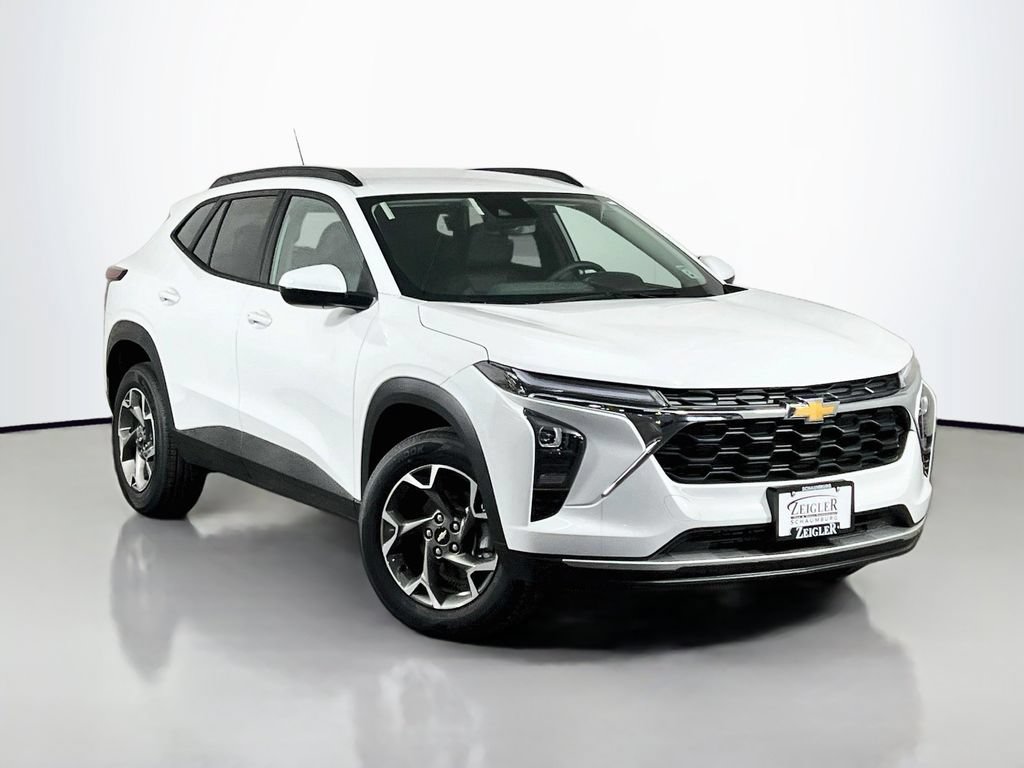 New 2026 Chevrolet Trax LT w/ Driver Confidence Package FWD image 3