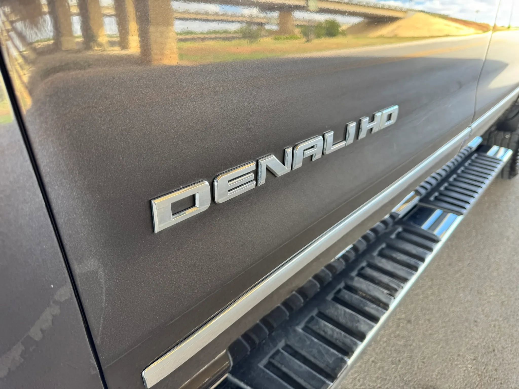 Used 2015 GMC Sierra 2500 Denali w/ Driver Alert Package image 9