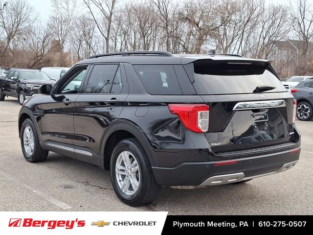 Used 2023 Ford Explorer XLT w/ Equipment Group 202A image 5