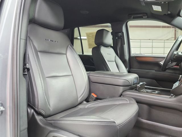 Used 2025 GMC Yukon Denali RWD image 40