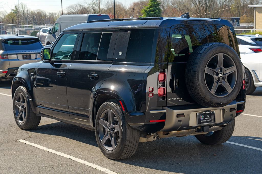 Used 2023 Land Rover Defender 110 X-Dynamic SE AWD/4WD image 5