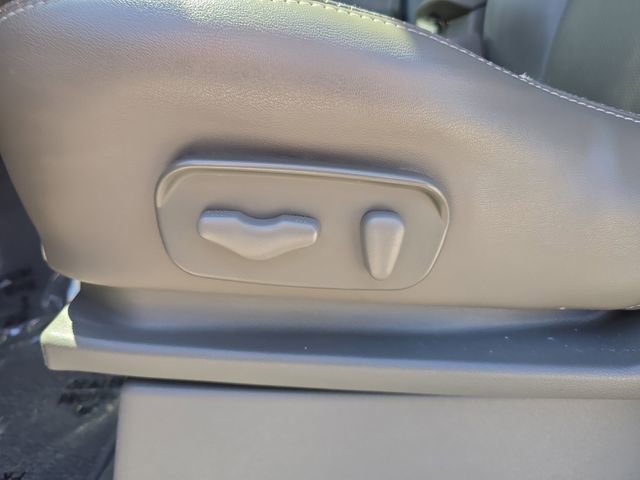 Used 2019 Nissan Frontier SL image 18