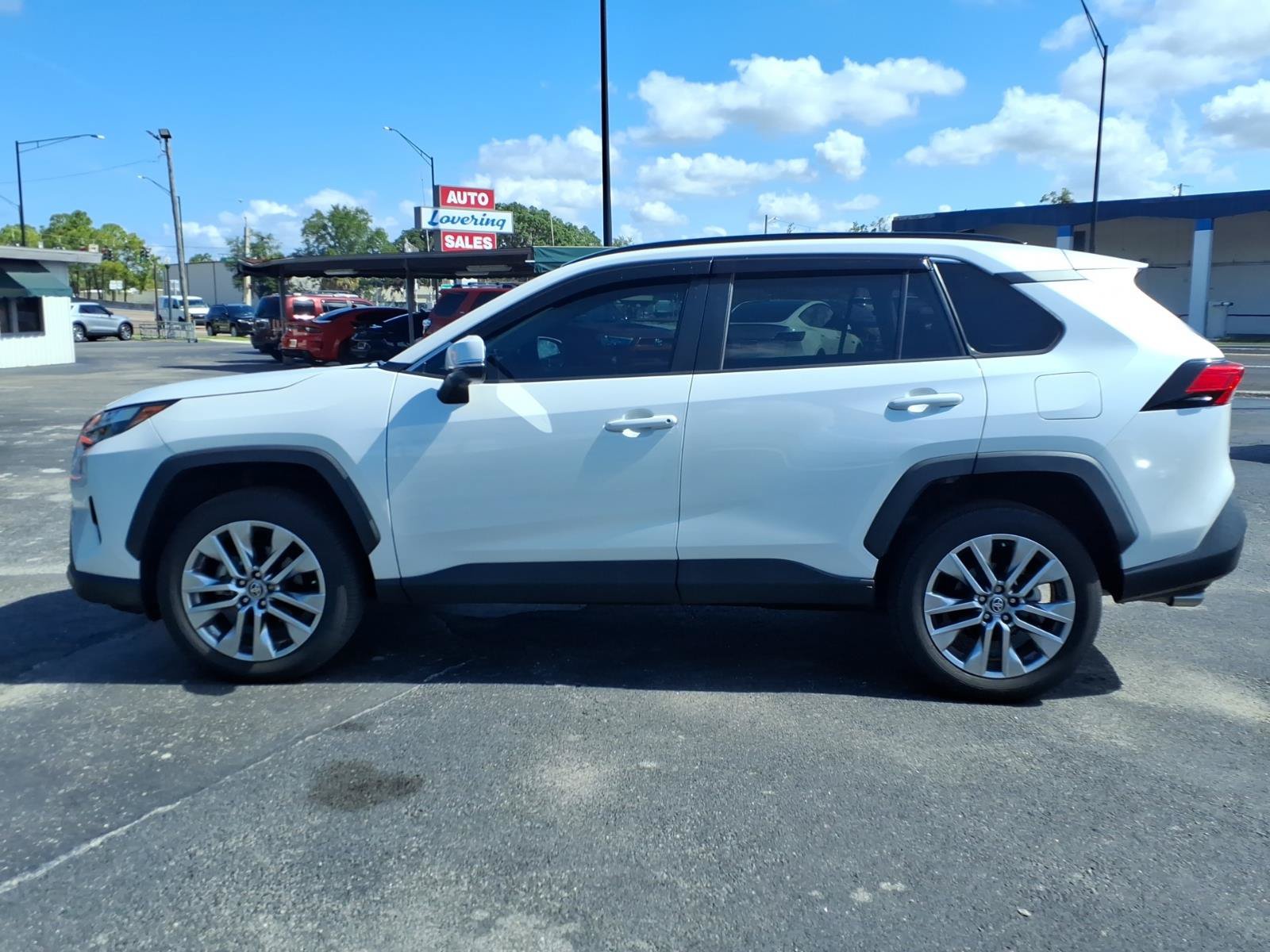 Used 2023 Toyota RAV4 XLE Premium FWD image 2