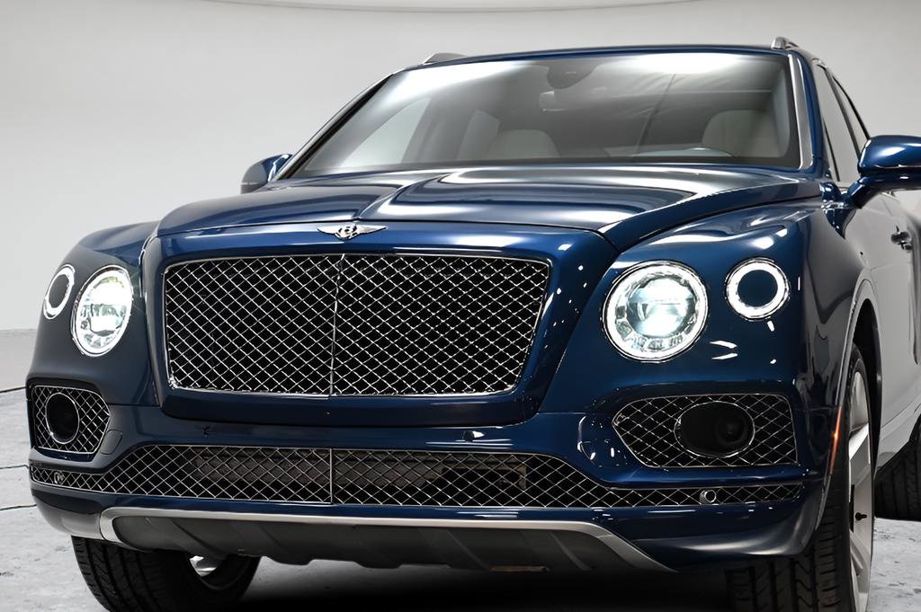 Used 2018 Bentley Bentayga image 28