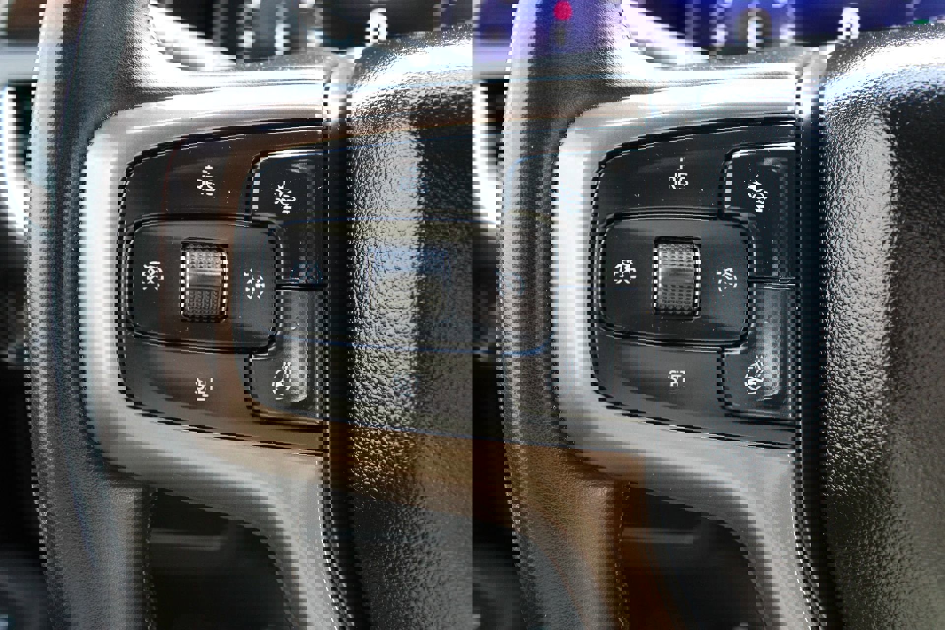 Used 2023 Chevrolet Suburban High Country AWD/4WD image 34