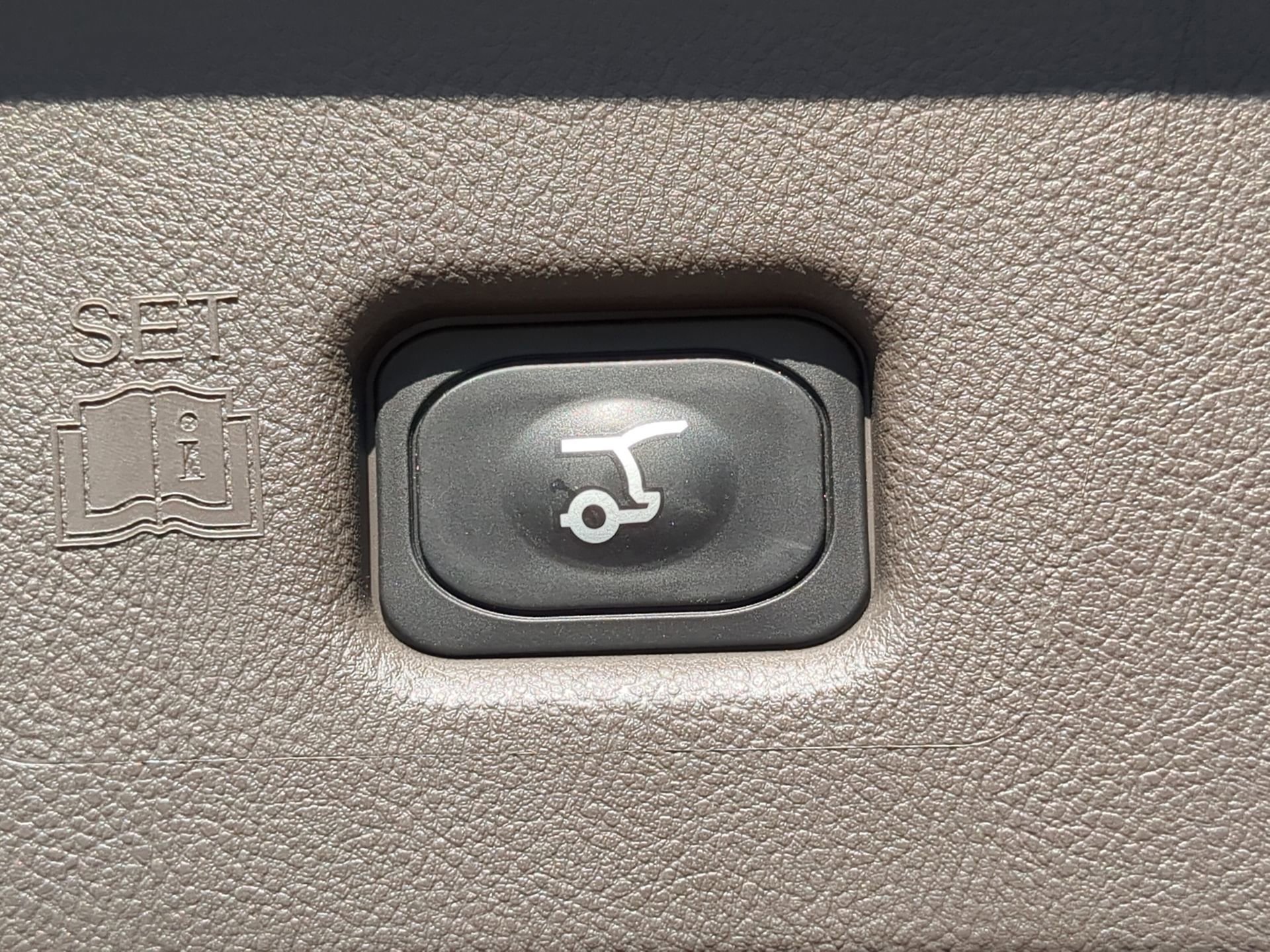 Used 2023 Lincoln Nautilus Reserve w/ Equipment Group 201A image 40