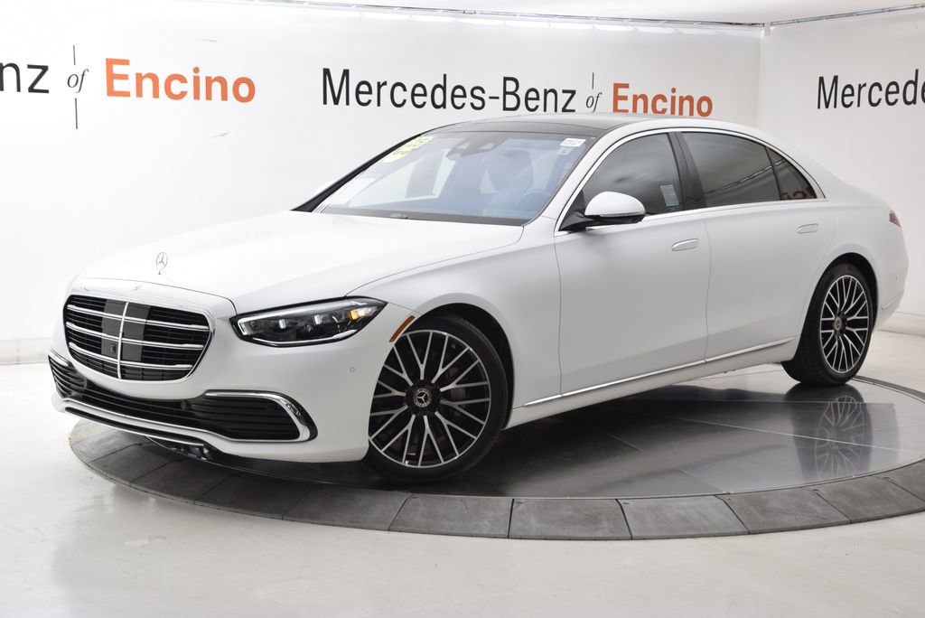 Used 2025 Mercedes-Benz S 580 4MATIC Sedan image 2
