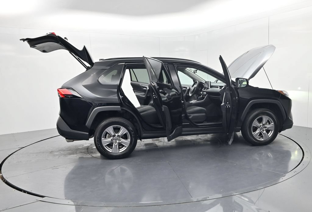 Used 2025 Toyota RAV4 XLE FWD image 64