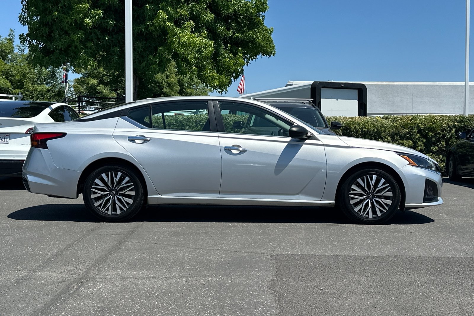 Certified 2024 Nissan Altima 2.5 SV FWD image 3