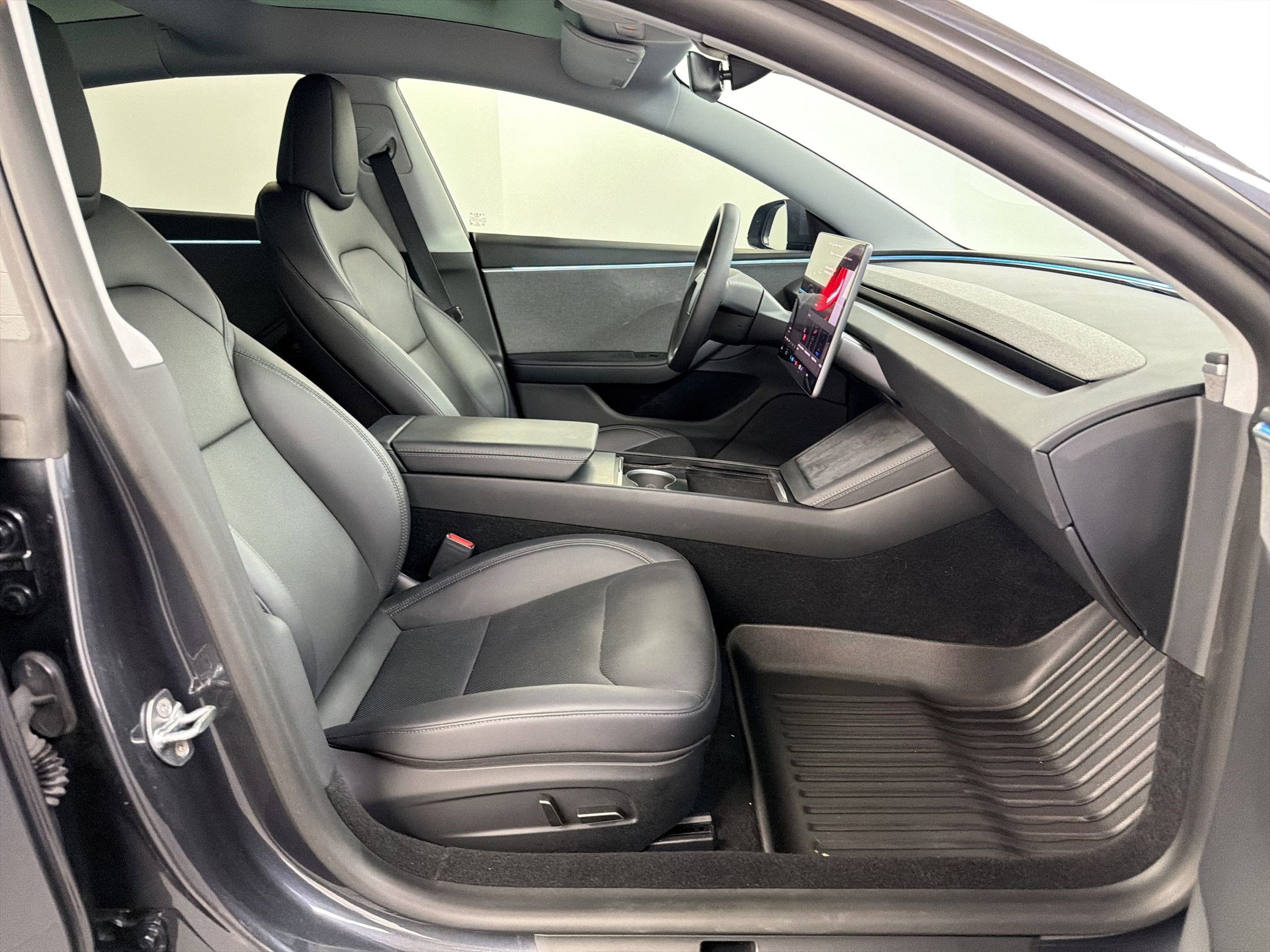 Used 2025 Tesla Model 3 Long Range RWD image 30