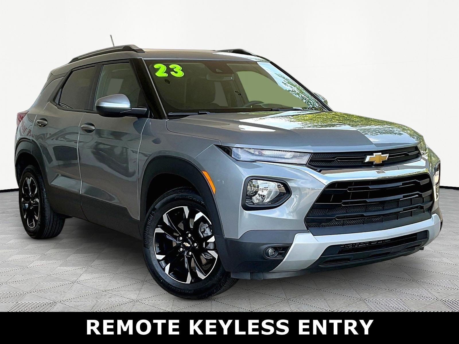 Used 2023 Chevrolet TrailBlazer LT w/ Convenience Package AWD/4WD image 3