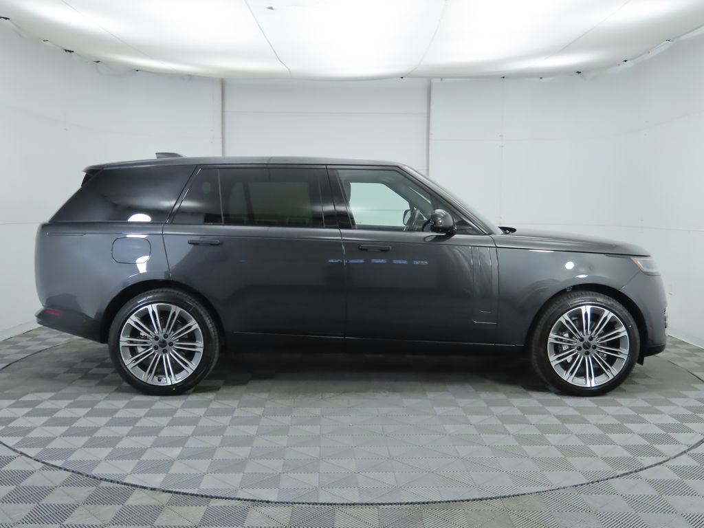 New 2026 Land Rover Range Rover Long Wheelbase SE image 4