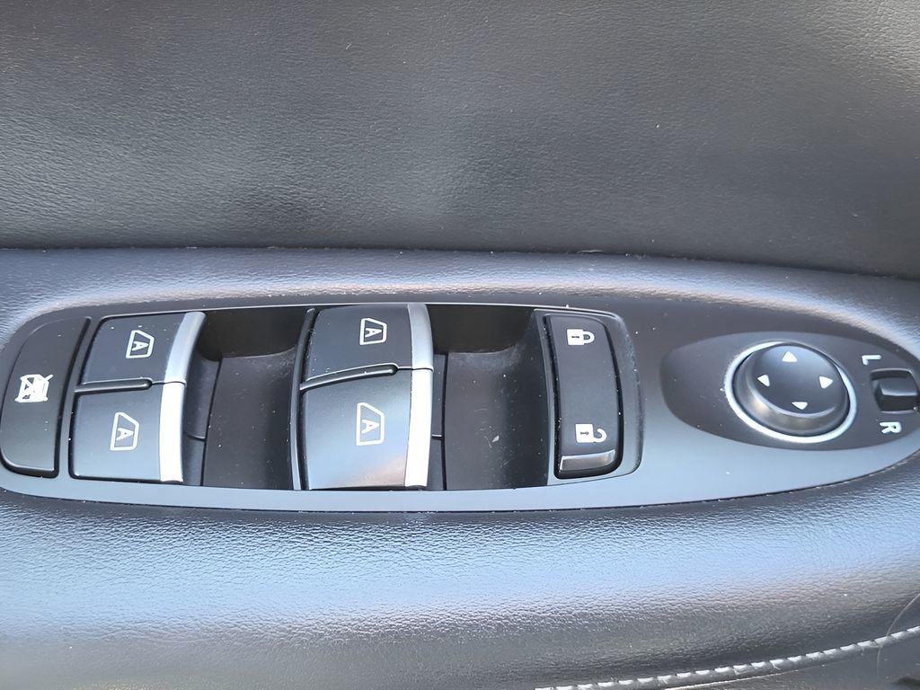 Used 2021 INFINITI QX50 Luxe w/ Accent Package image 8