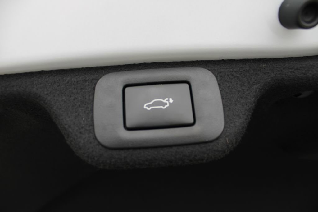 Used 2026 Toyota Crown Platinum image 36