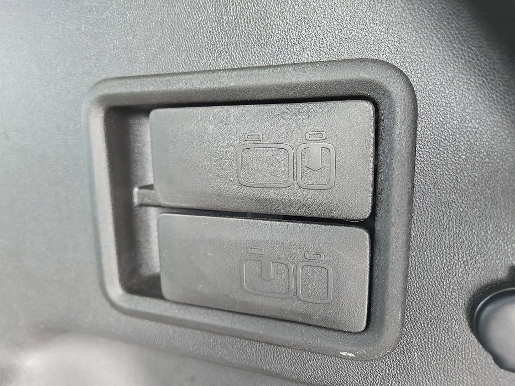 Used 2024 Chevrolet Equinox Premier image 47