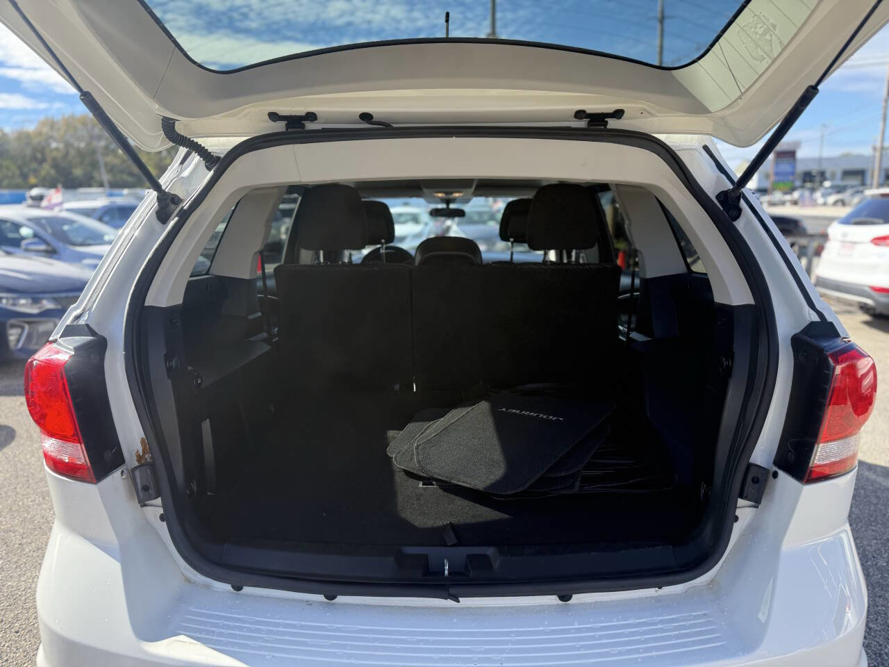 Used 2014 Dodge Journey SXT image 13