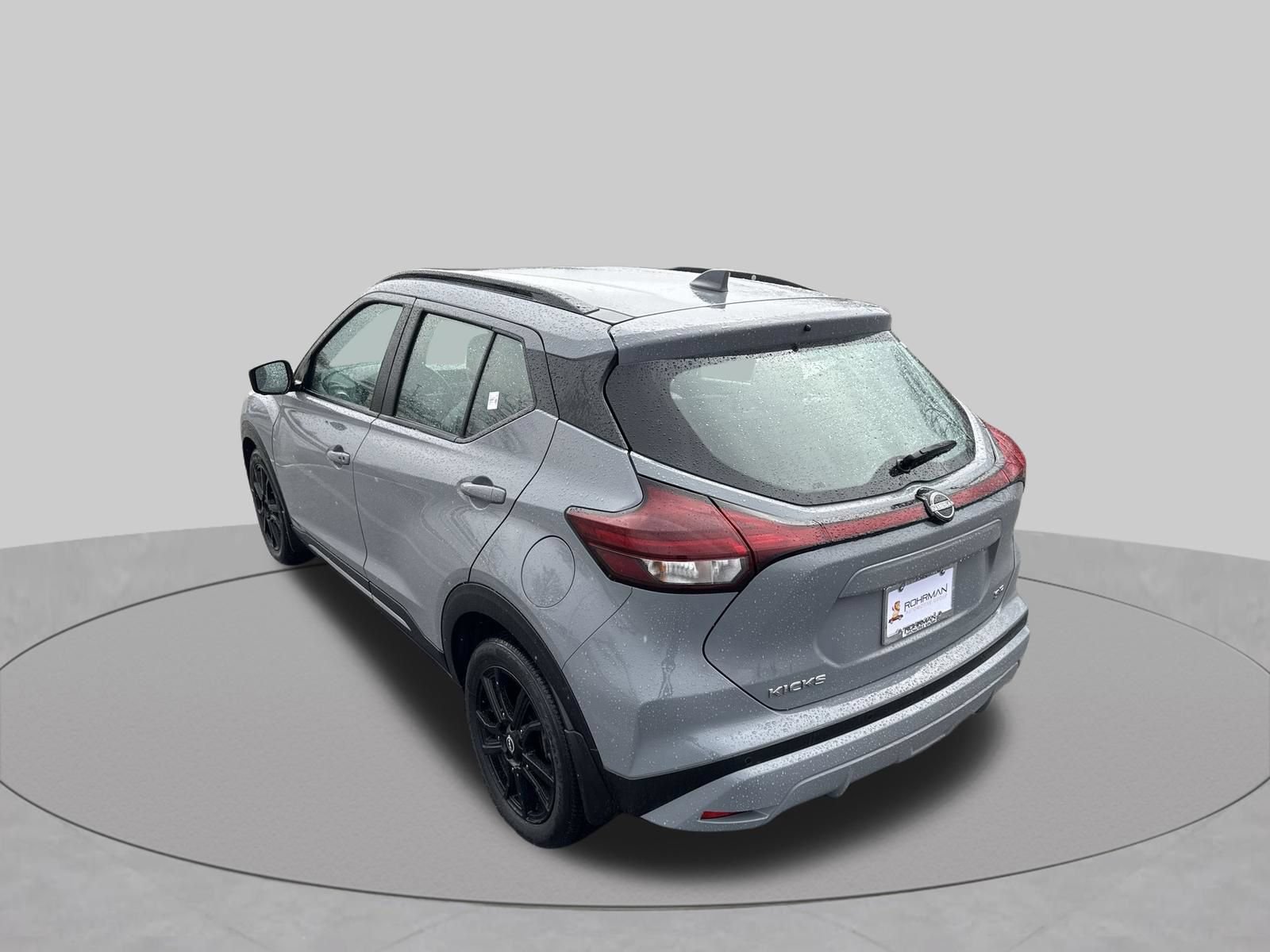 Used 2023 Nissan Kicks SR w/ SR Premium Package FWD image 30