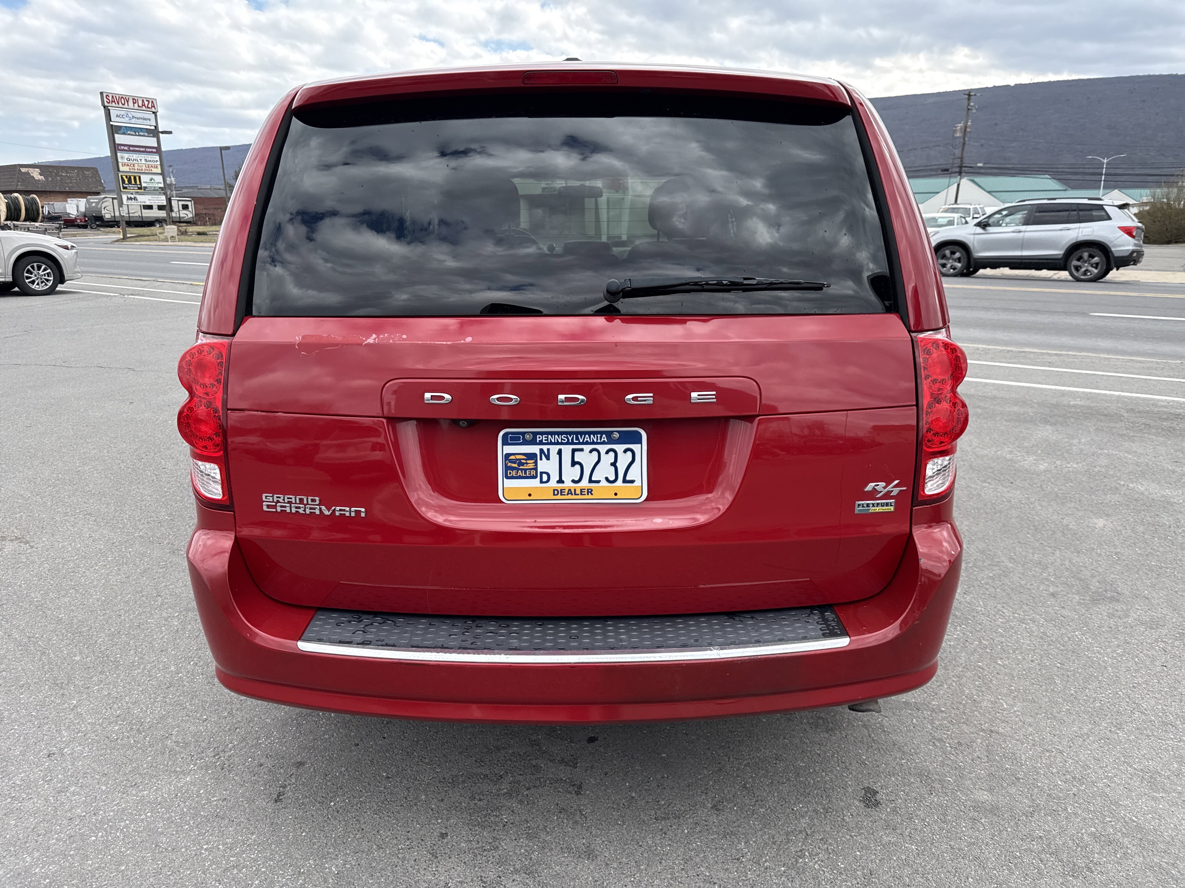 Used 2015 Dodge Grand Caravan R/T image 4