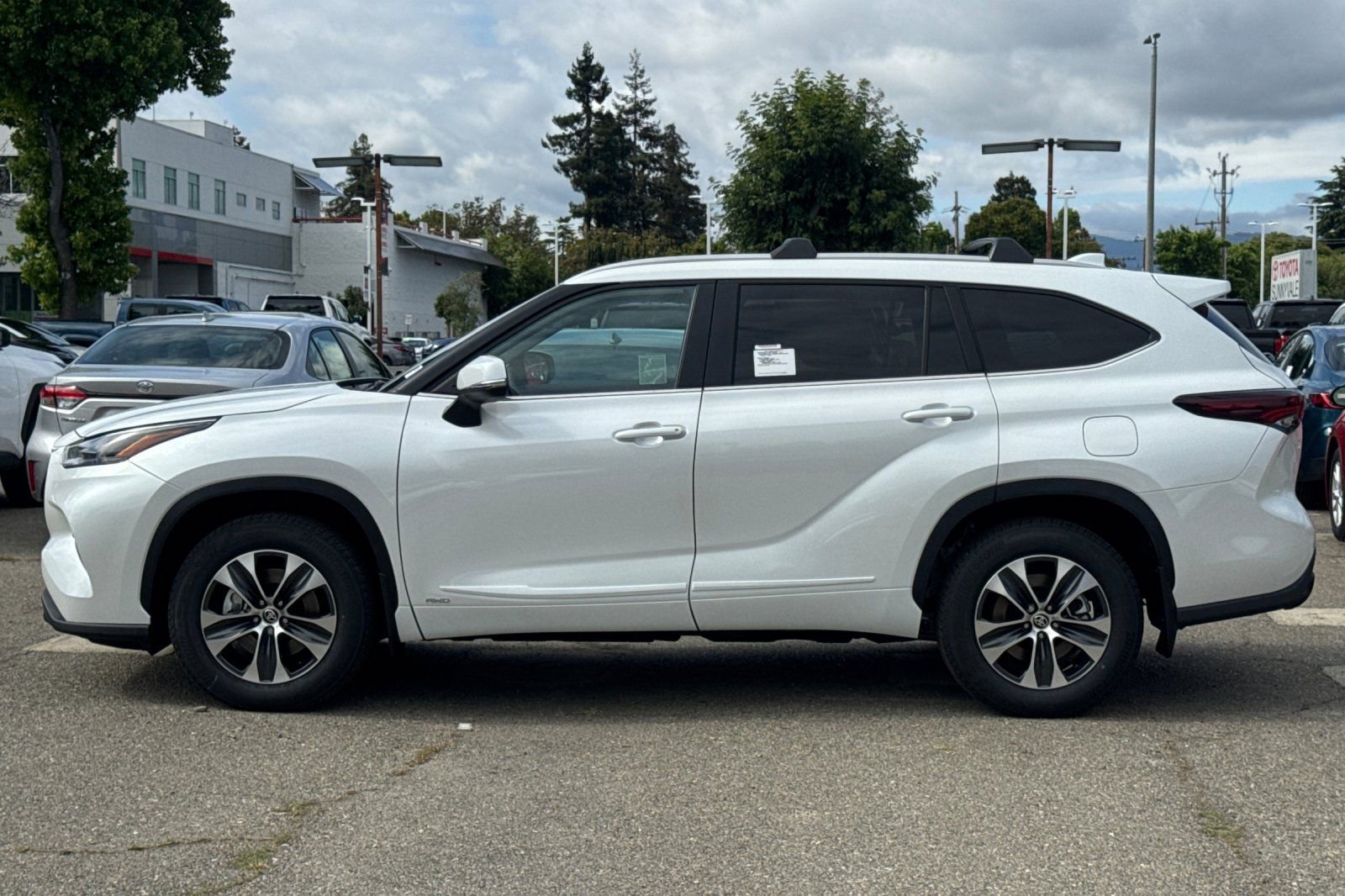 New 2026 Toyota Highlander XLE AWD/4WD image 6