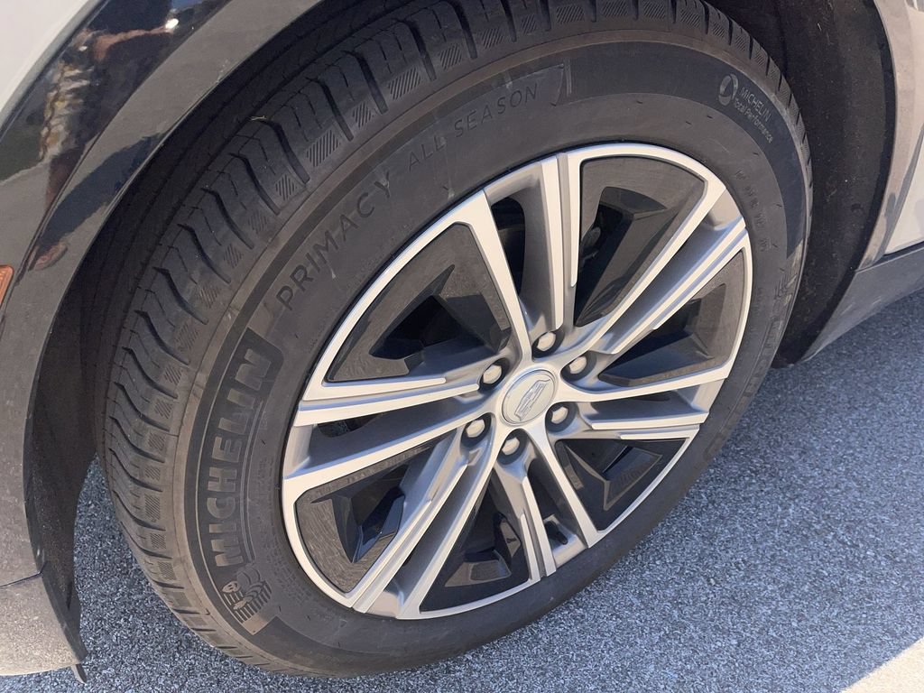 Certified 2024 Cadillac Lyriq Luxury AWD/4WD image 2