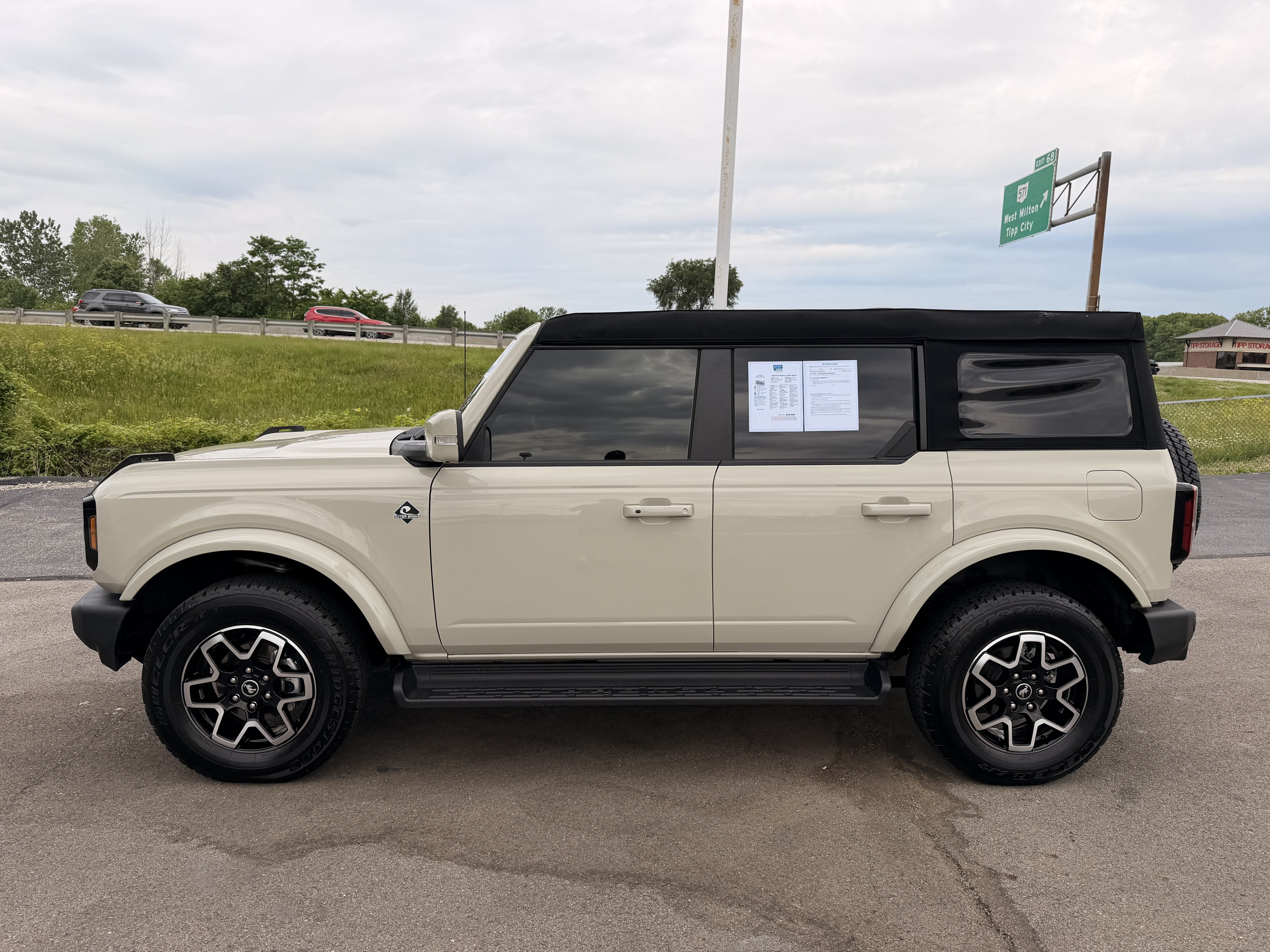 Used 2025 Ford Bronco Outer Banks AWD/4WD image 6
