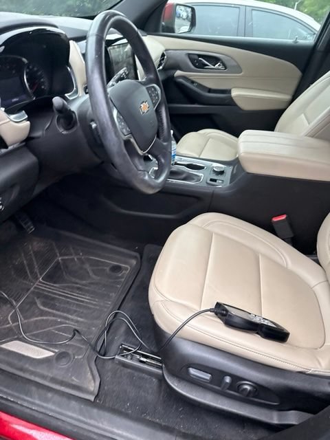 Used 2022 Chevrolet Traverse LT w/ LT Premium Package AWD/4WD image 8