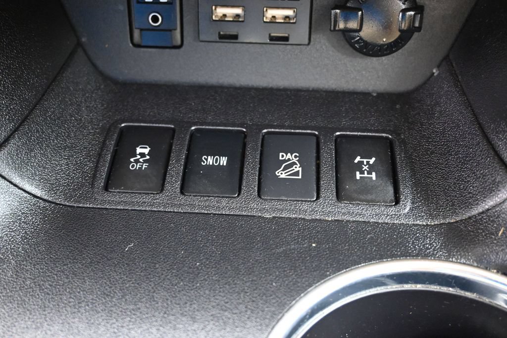 Used 2019 Toyota Highlander XLE AWD/4WD image 34