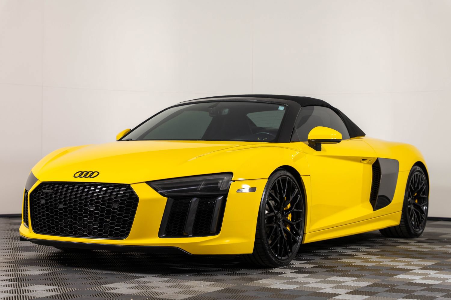 Used 2017 Audi R8 V10 AWD/4WD image 3