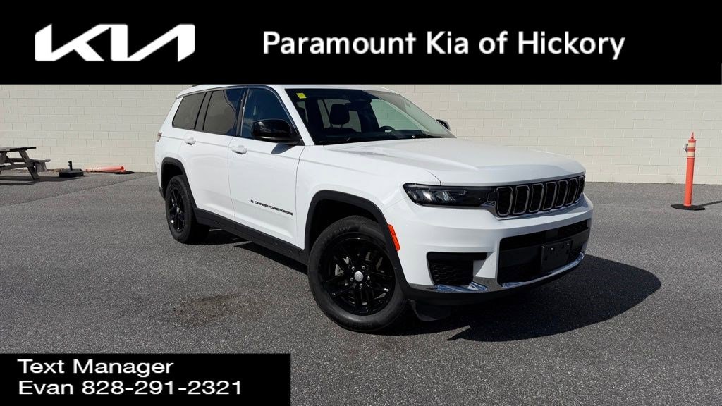 Used 2023 Jeep Grand Cherokee L Laredo image 1