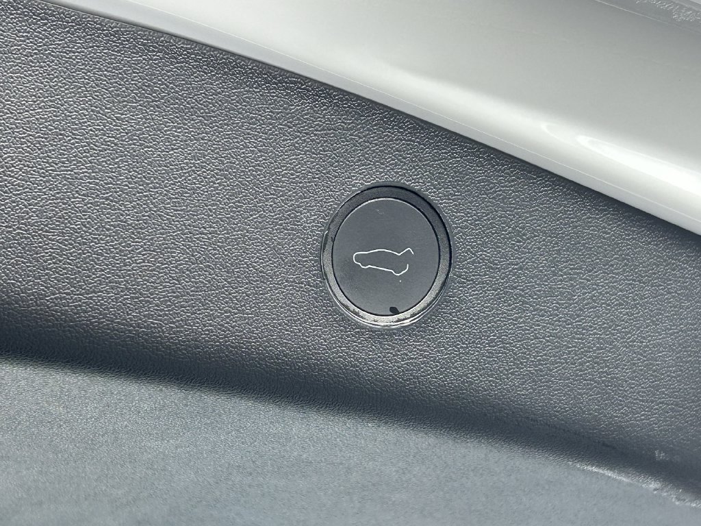 Used 2023 Tesla Model 3 Standard Range RWD image 13