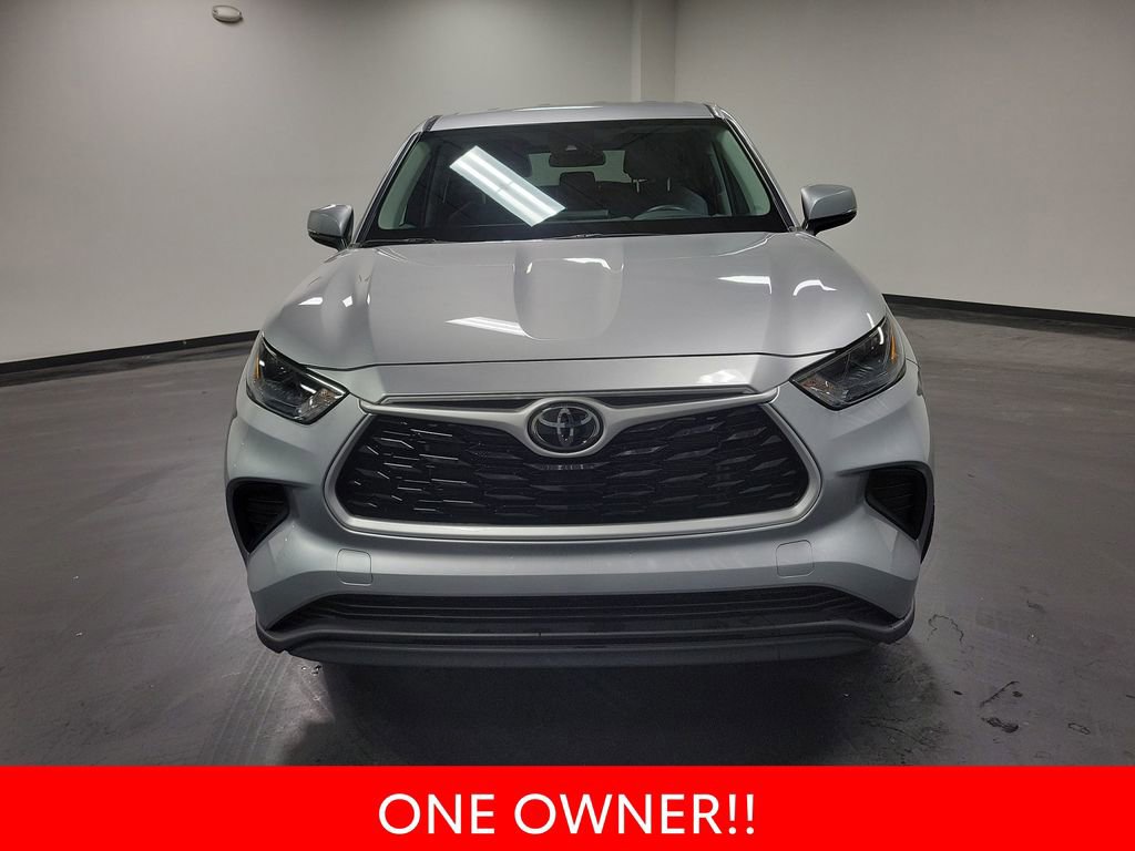 Used 2023 Toyota Highlander L image 3