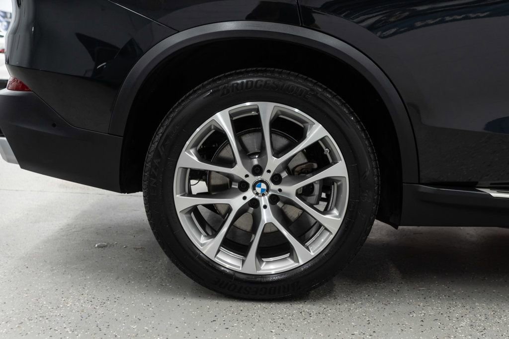 Used 2025 BMW X5 xDrive40i w/ Climate Comfort Package AWD/4WD image 42