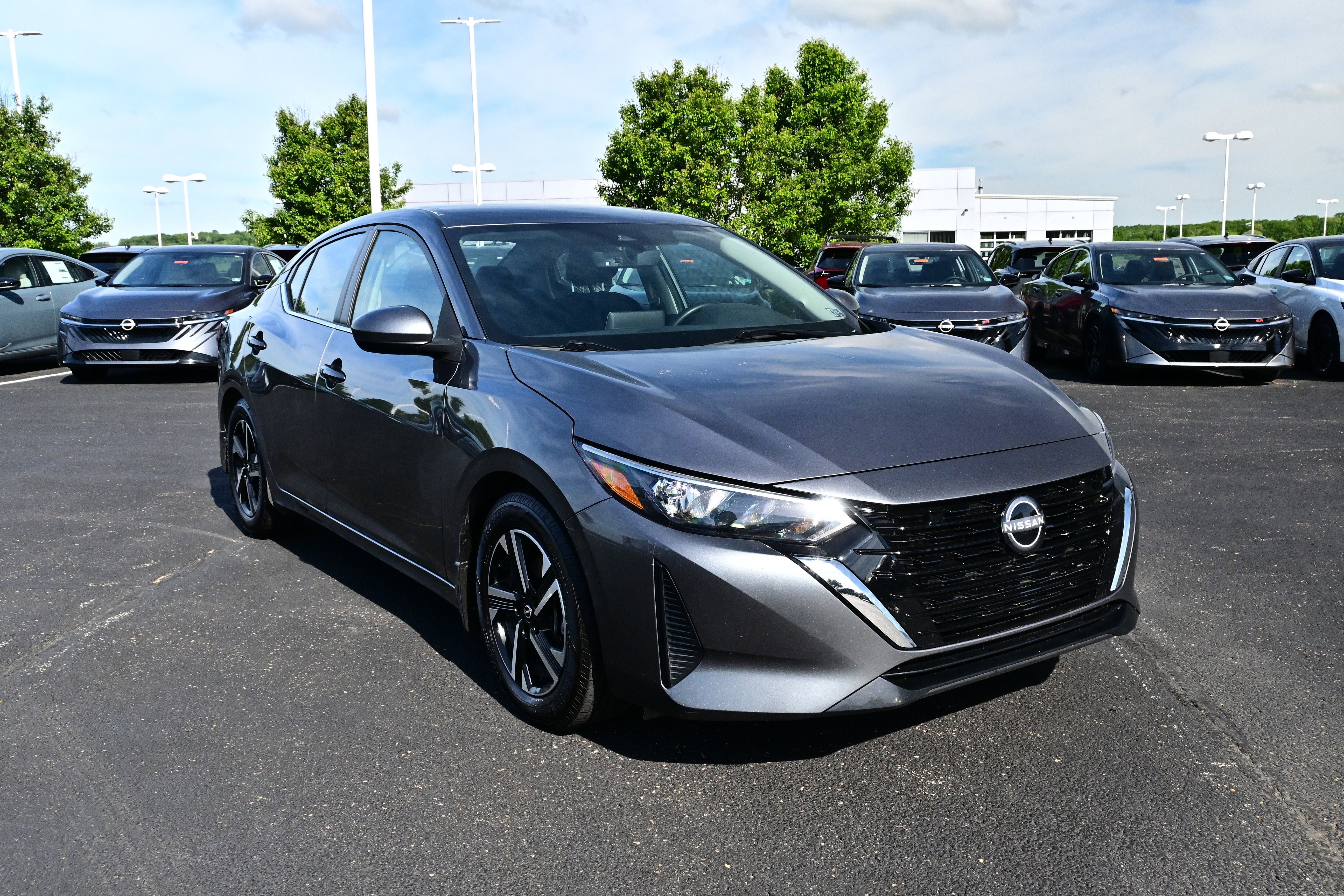Used 2024 Nissan Sentra SV FWD image 2