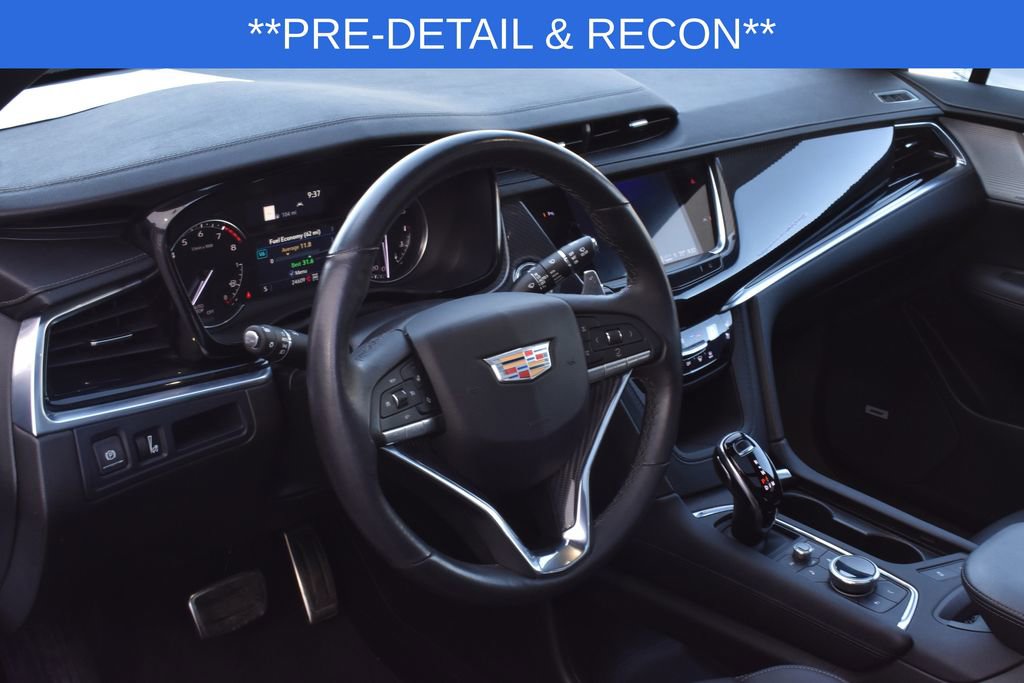 Used 2024 Cadillac XT6 Sport w/ LPO, Floor Liner Package AWD/4WD image 9