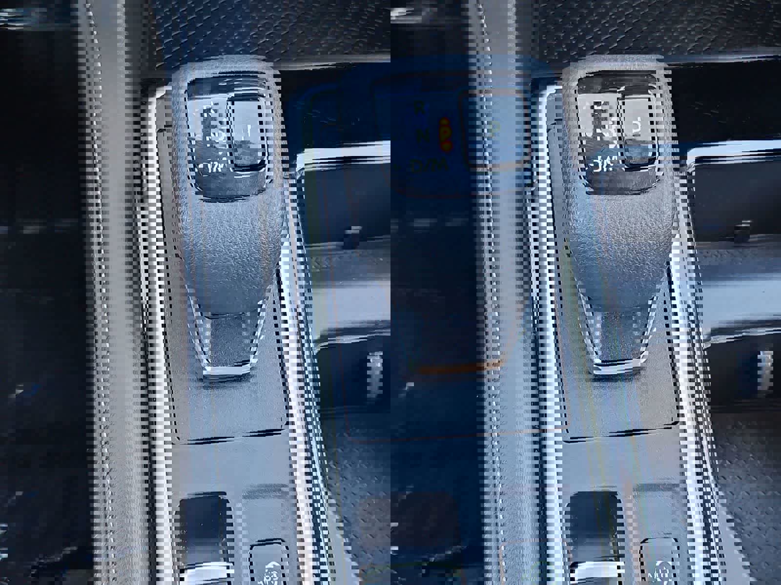 Used 2024 Nissan Pathfinder SV image 31