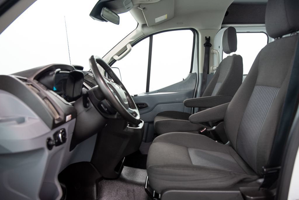 Used 2016 Ford Transit 250 130 Low Roof RWD image 6