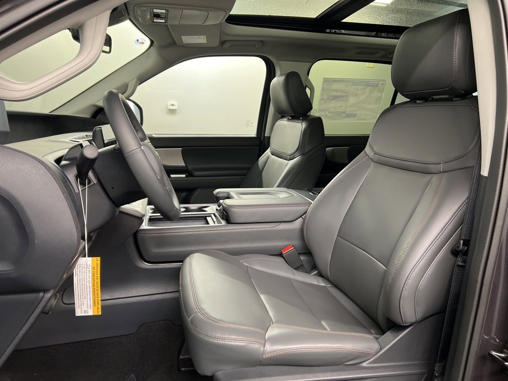 New 2025 Ford Expedition Active image 27