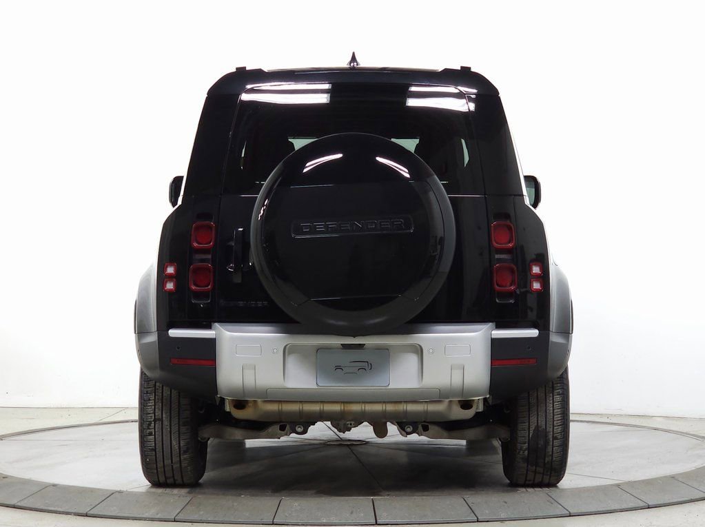 Used 2025 Land Rover Defender 110 S image 5