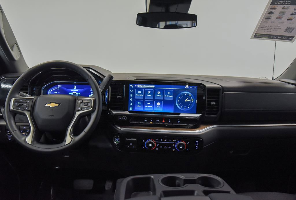 Used 2025 Chevrolet Silverado 1500 LT AWD/4WD image 33