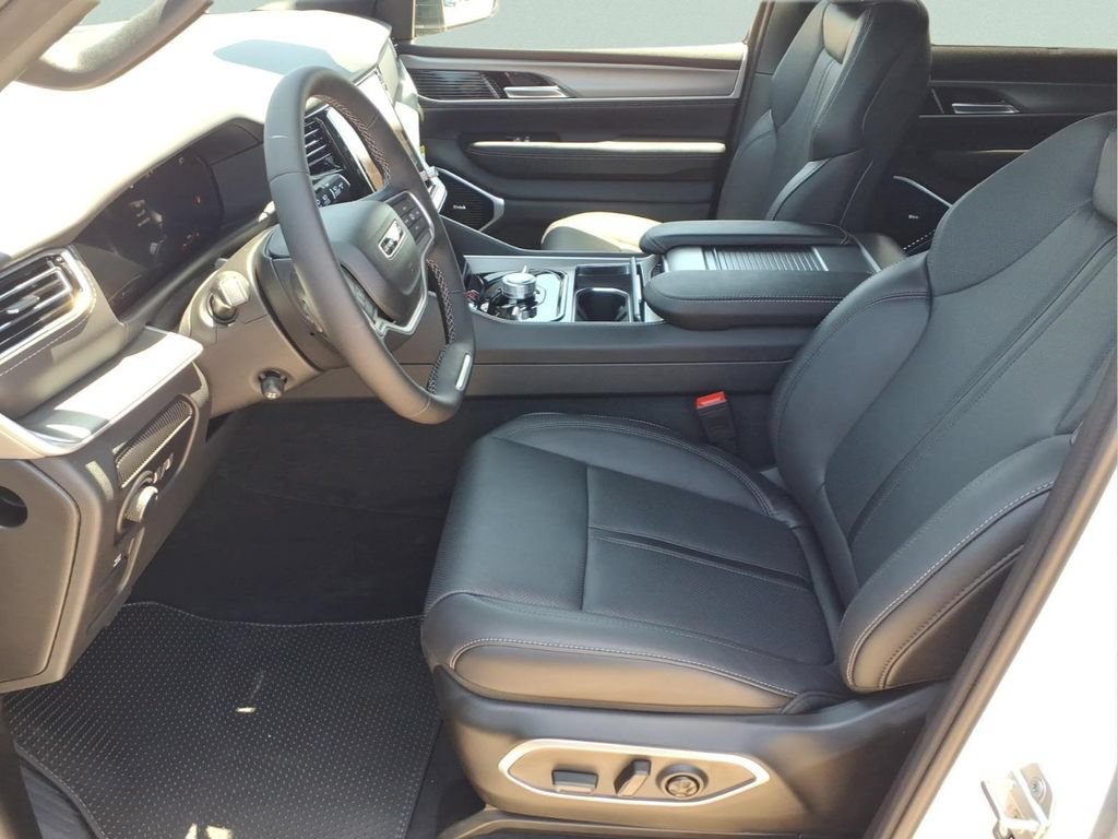 New 2026 Jeep Grand Wagoneer Limited AWD/4WD image 7