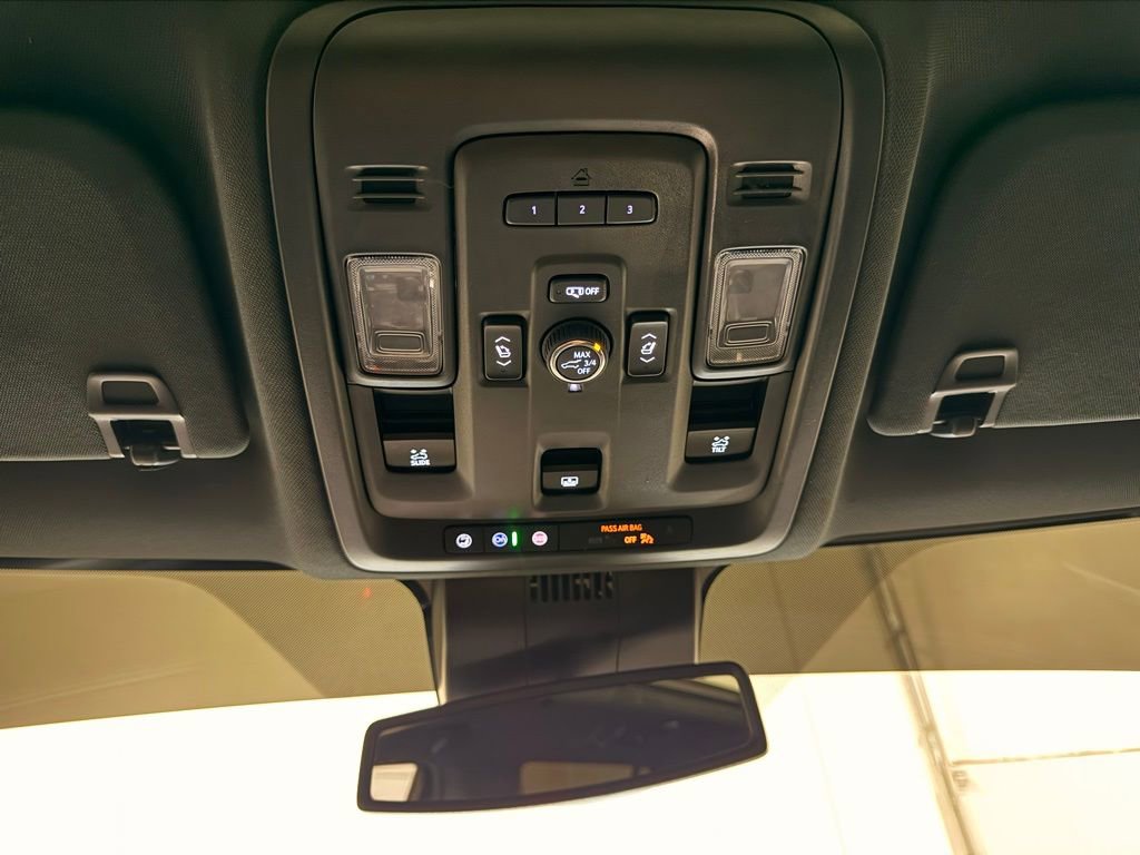 Used 2024 Chevrolet Tahoe Z71 w/ Z71 Off-Road Package AWD/4WD image 21