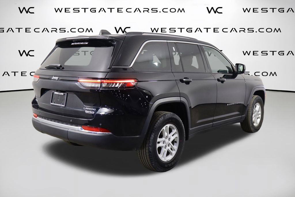Used 2023 Jeep Grand Cherokee Laredo AWD/4WD image 44