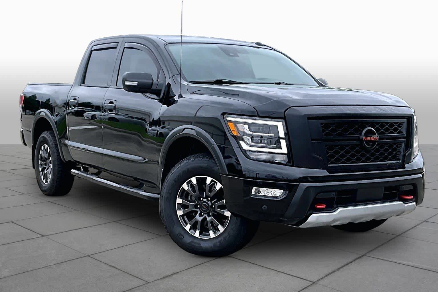 Used 2021 Nissan Titan PRO-4X w/ Pro-4x Convenience Package AWD/4WD image 3