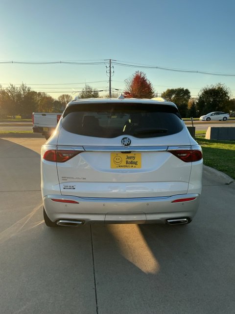 Used 2023 Buick Enclave Essence w/ Experience Buick Package AWD/4WD image 4