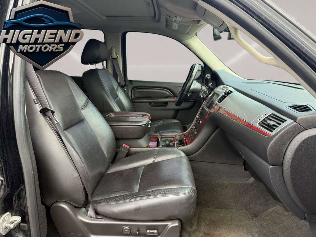 Used 2012 Cadillac Escalade Luxury AWD/4WD image 20